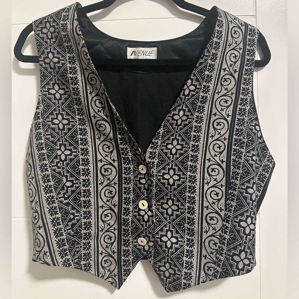 Avenue vest - Picture 1 of 7